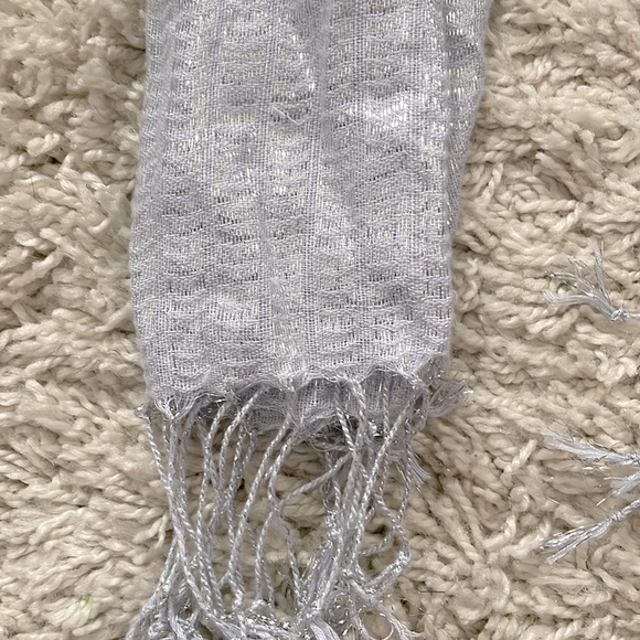 2pack of lurex scarves with fringe detail, can be worn multiple ways - Picture 4 of 4